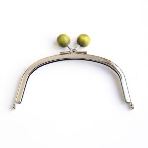 日本紐釦貿易 Nippon Chuko NBK からふる木玉口金 くし型 ライトグリーン TYK3S-LG 日本紐釦貿易